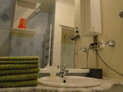 La Zarin Bed & Breakfast